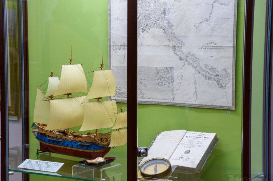 Для тамбовчан открыли выставку с уникальными географическими картами