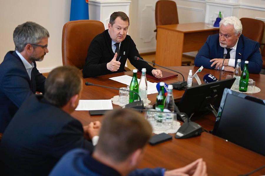 Максим Егоров призвал депутатов Тамбовской облдумы внести предложения по созданию новых рабочих мест в регионе