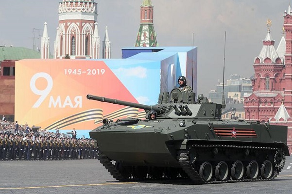 Парад Победы в Москве может быть перенесен