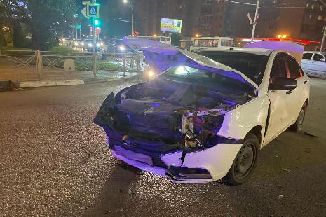 В центре Тамбова водитель "Нивы" устроил ДТП с тремя пострадавшими
