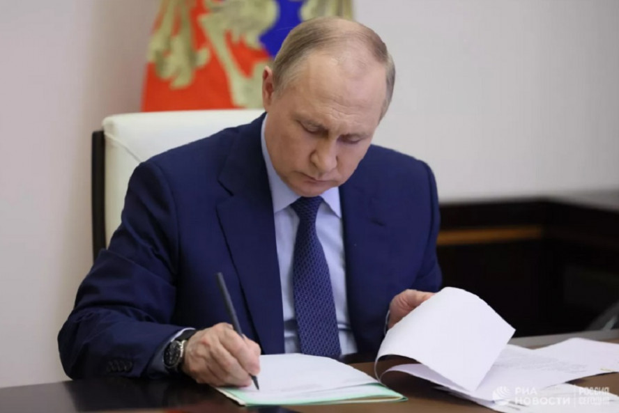 Путин утвердил основы по сохранению и укреплению традиционных духовно-нравственных ценностей