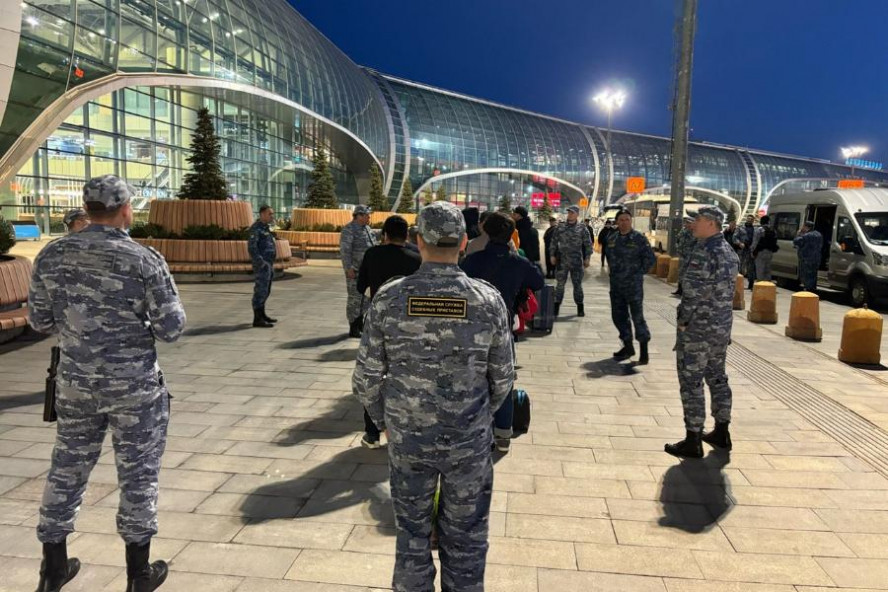 На авиабилеты для нелегальных мигрантов выделяется 2 млн рублей