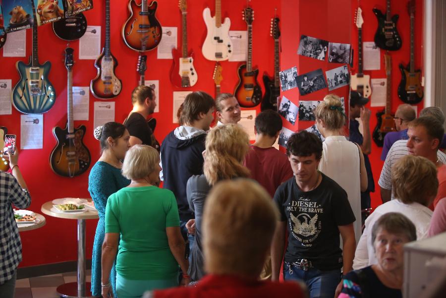В Тамбовской области открылась выставка советских электрогитар