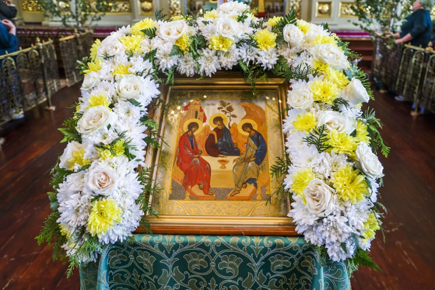 Православные тамбовчане празднуют Святую Троицу