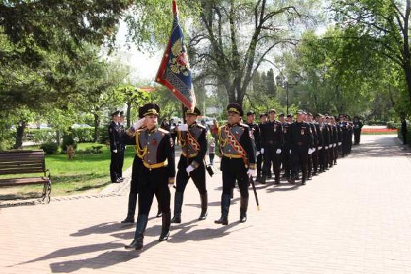 Тамбовские полицейские отметили День Победы торжественным маршем