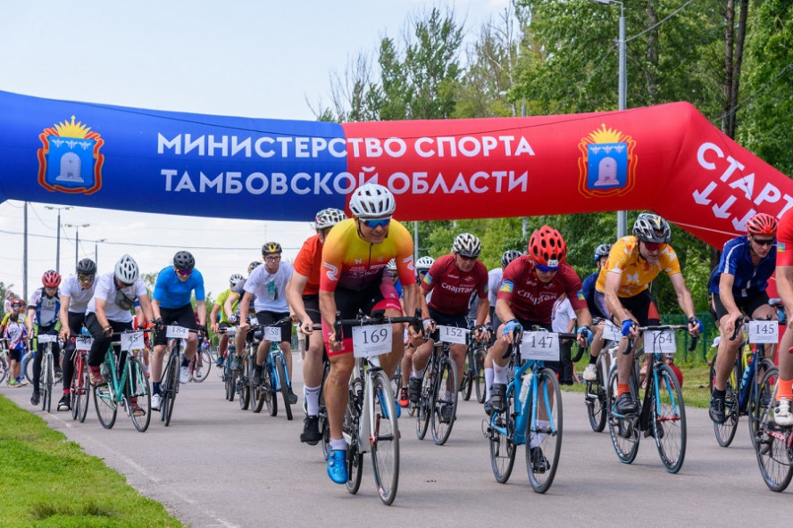 В парке "Дружба" Тамбова прошла II Всероссийская массовая велосипедная гонка