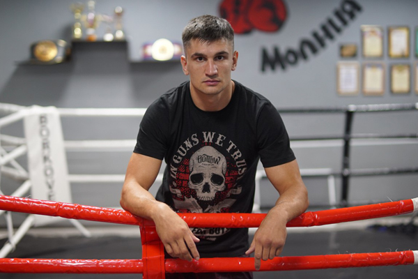 Боксёр Артур Осипов проведёт профессиональный бой в Москве 
