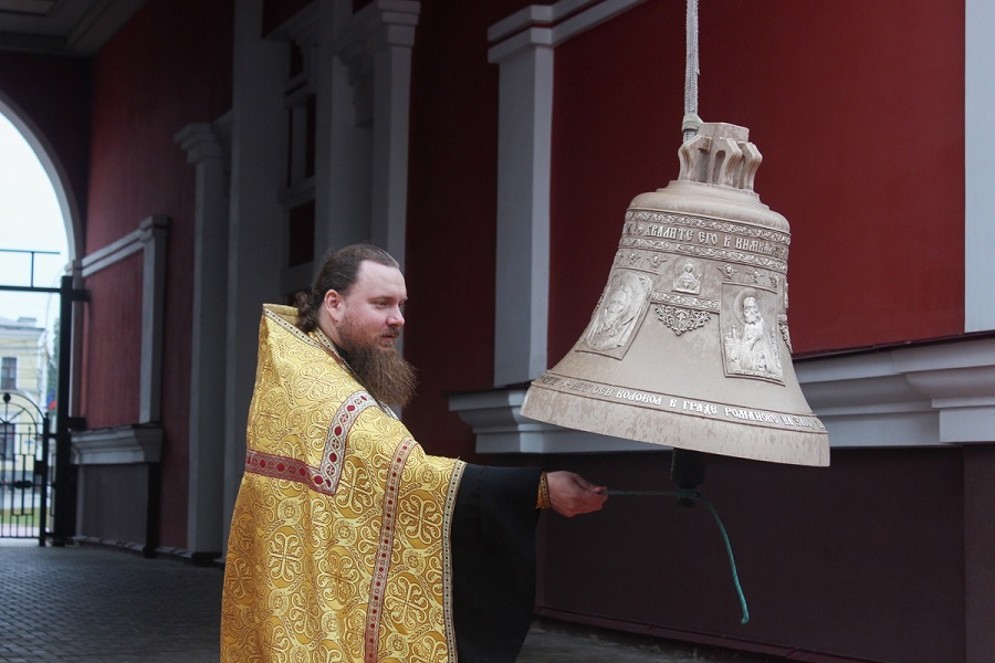 В Тамбове на звонницы двух монастырей установили новые колокола
