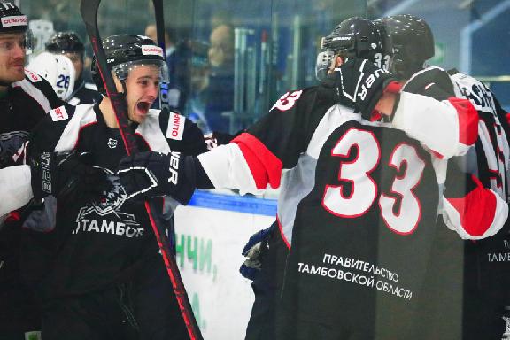 Хоккейный клуб "Тамбов" одержал крупную победу в Красноярске