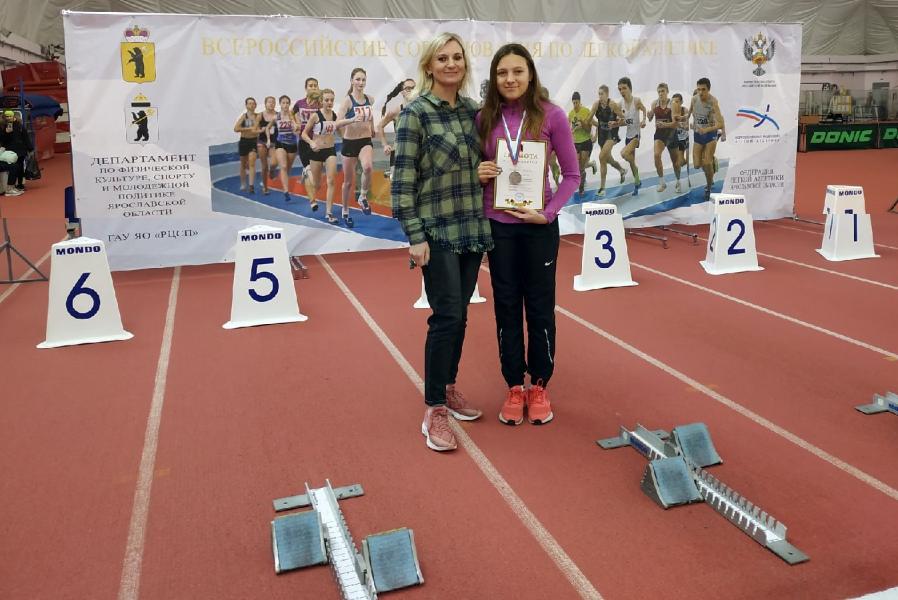 На Всероссийских соревнованиях легкоатлетка из Котовска завоевала сразу "золото" и "серебро"