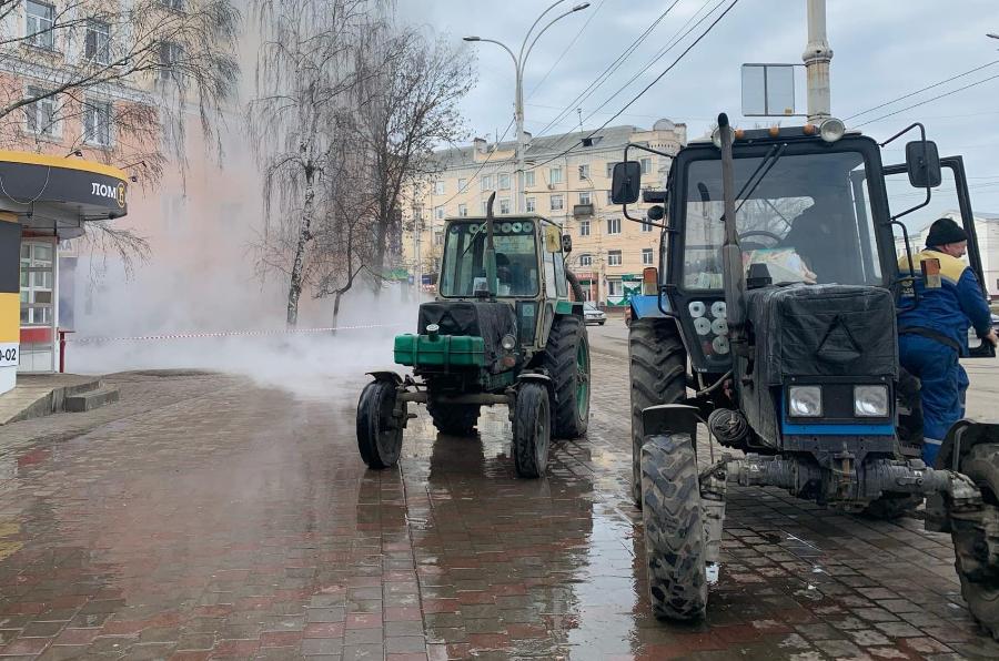 Из-за коммунальной аварии на Комсомольской площади около 150 домов остались без горячей воды