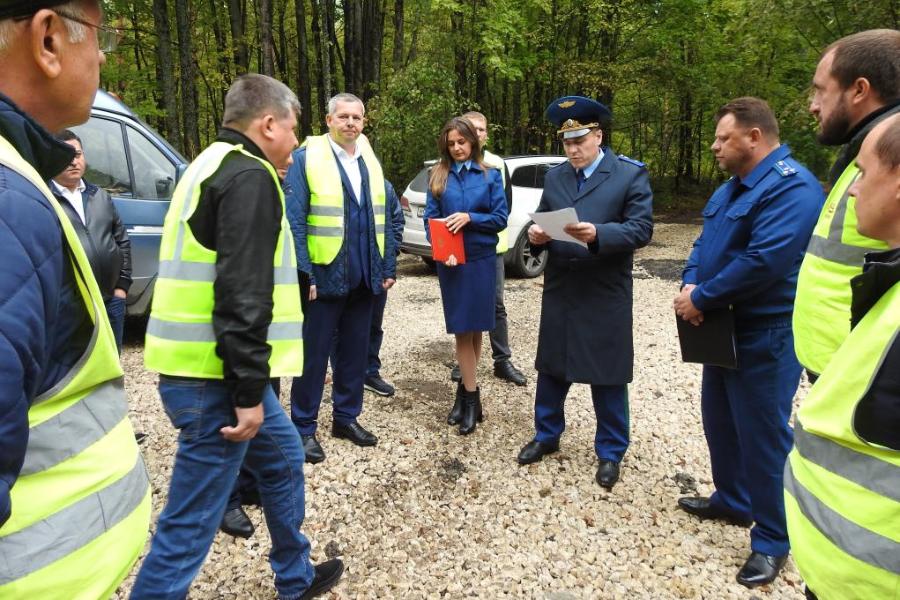 Прокурор области проинспектировал ход ремонта дороги в Моршанском районе