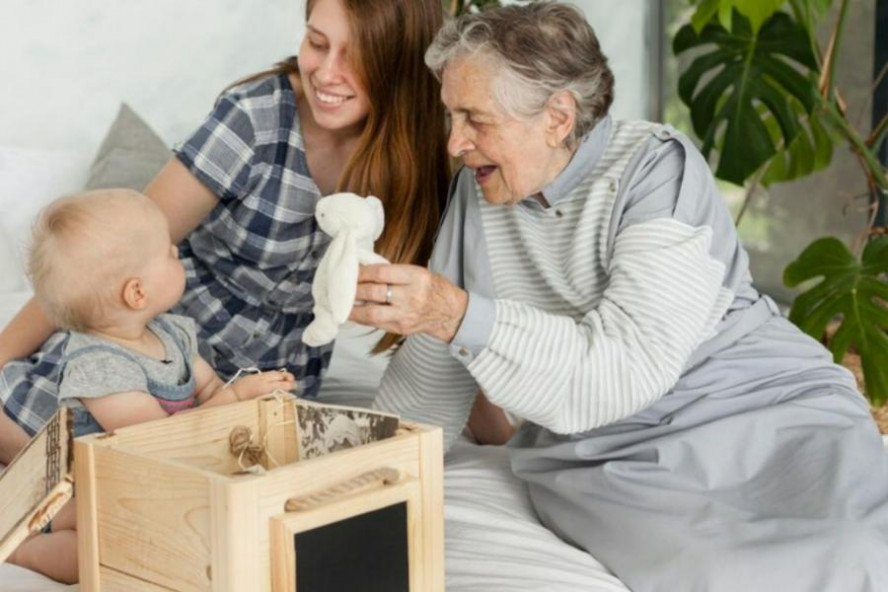 Прабабушки-опекуны будут получать доплату к пенсии на воспитание правнуков