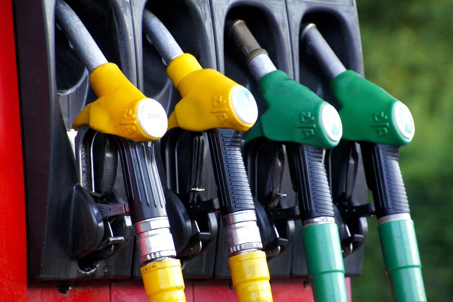 Экономист рассказал, каких цен на бензин ждать через 10 лет