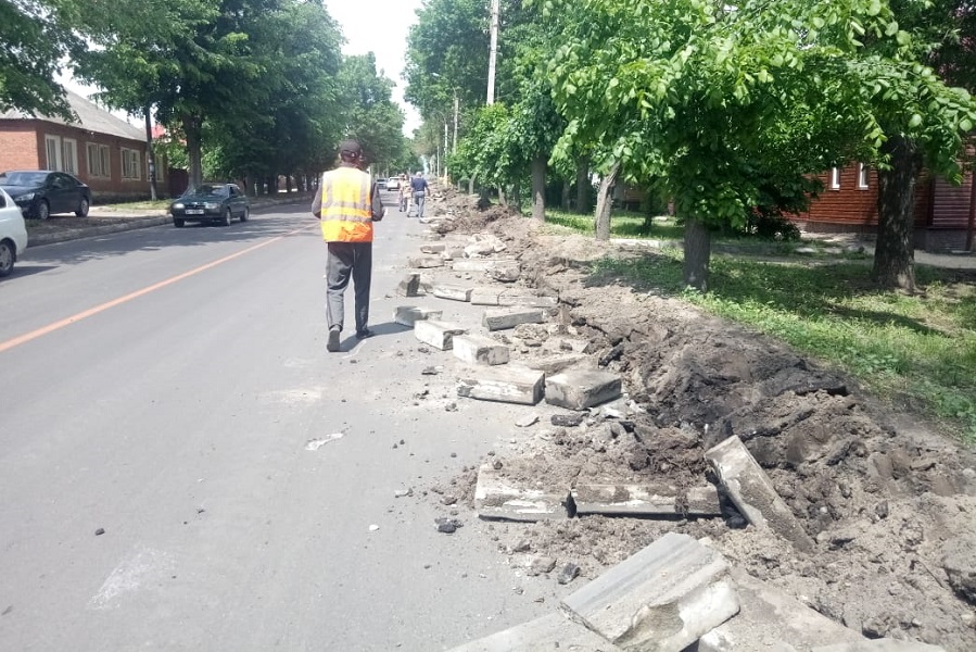 В России утвердят три уровня летнего ремонта дорог