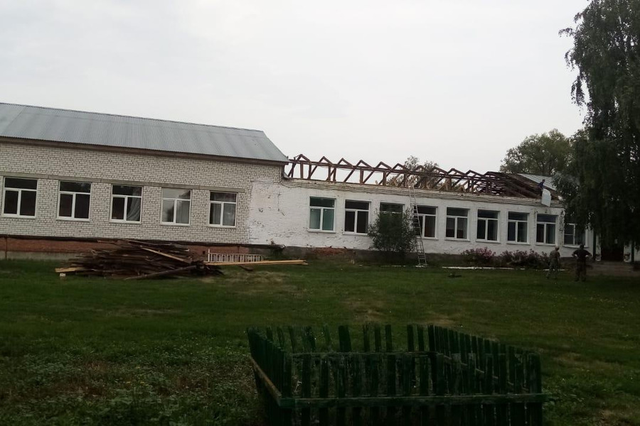 Здание тамбовской школы, оставшееся без крыши, пообещали отремонтировать до 1 сентября