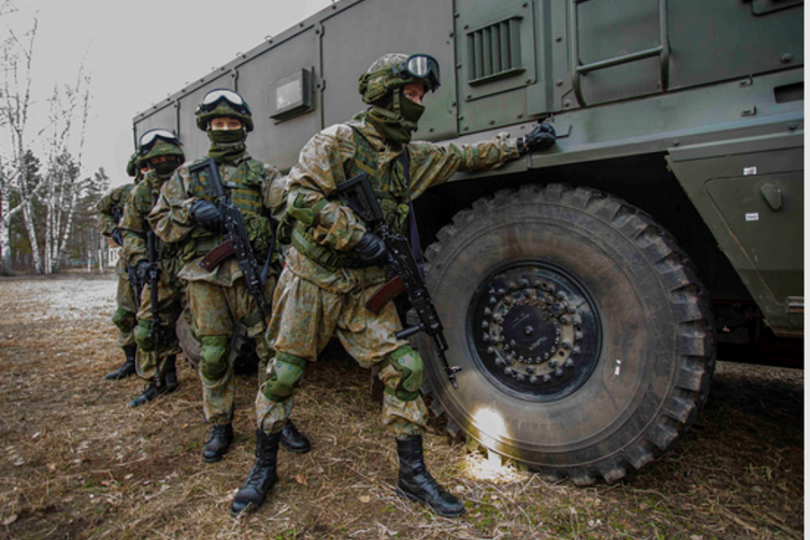 Спецназ отработал штурм условного противника в Тамбовской области