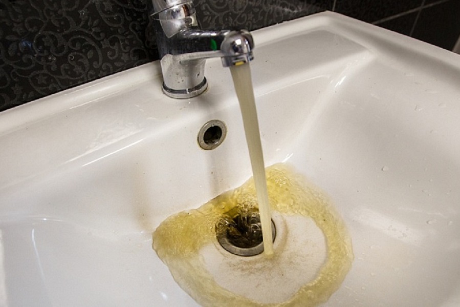 Жители Кирсанова просят власти улучшить качество воды в домах