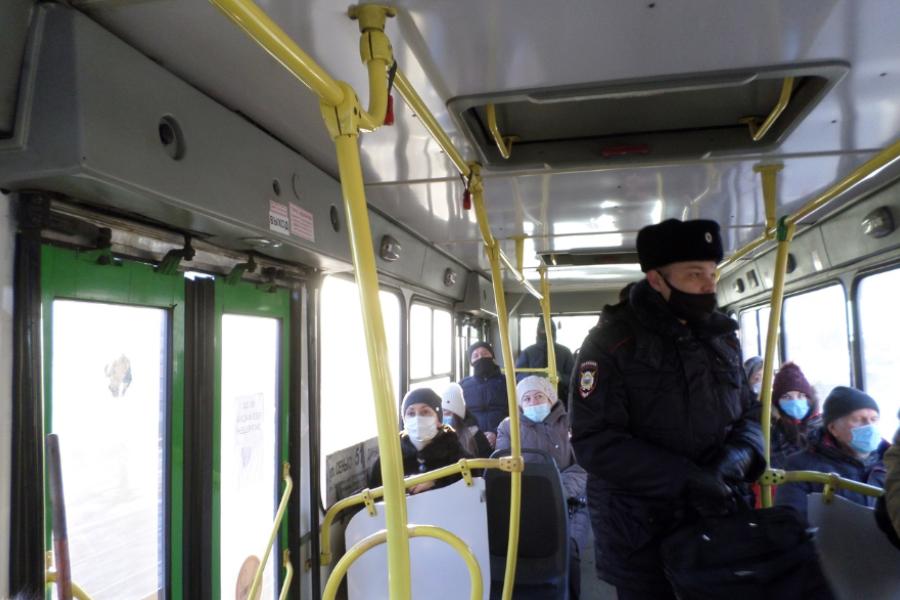 В Тамбове вновь проверили автобусы на соблюдение масочного режима