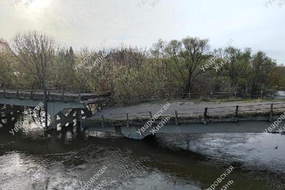 В Уварове обрушился старый бетонный мост через реку Ворона