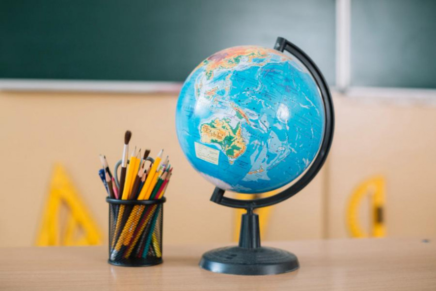 Школьные программы по литературе и географии перепишут с учетом геополитики