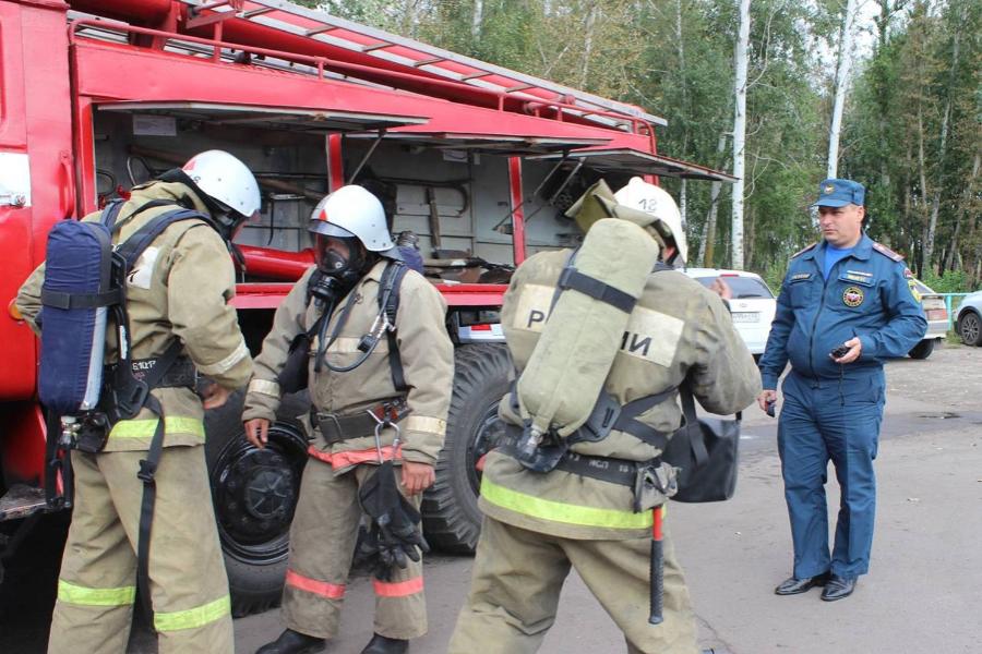 В Кирсановском районе загорелись частные гаражи