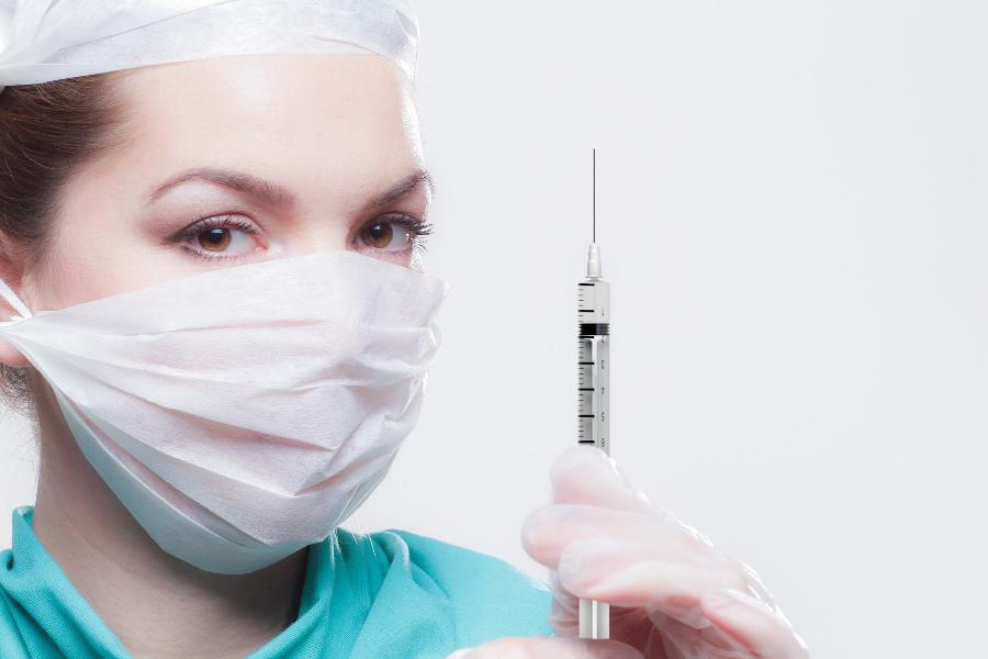 После вакцинации «КовиВак» организм будет защищён минимум на год