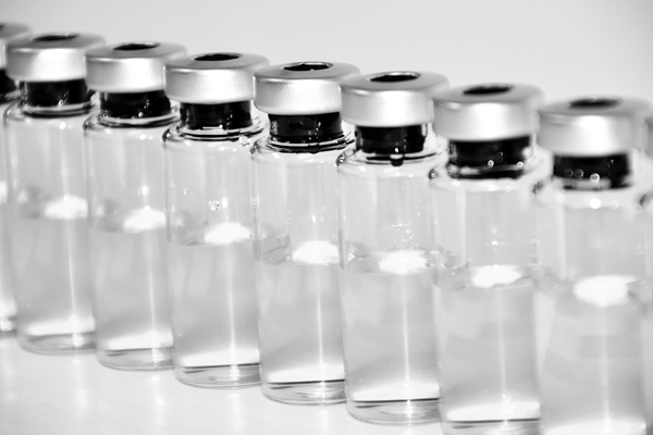В Жердевском районе в костёр выбросили 32 ампулы вакцины против коронавируса