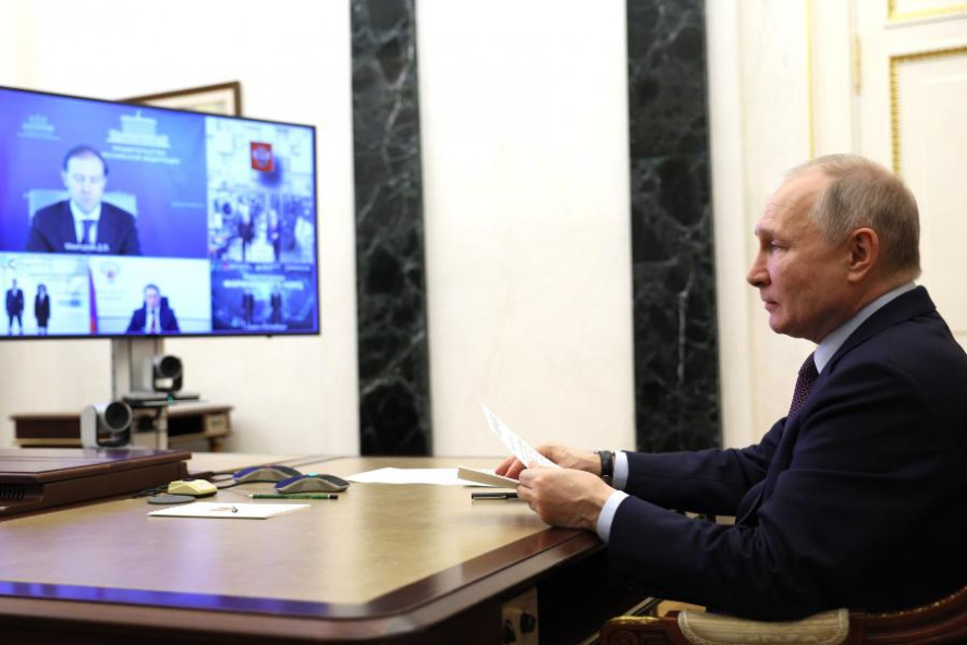 Владимир Путин призвал повысить долю отечественных лекарств на внутреннем рынке