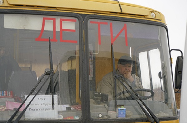 В Госавтоинспекции рассказали о требованиях к перевозке детей в автобусах