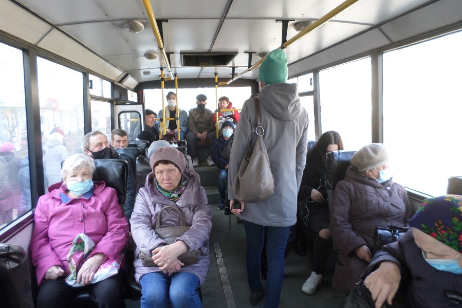 В шести тамбовских автобусах выявили нарушения масочного режима
