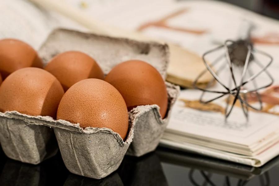 На прилавки Тамбовской области чуть не попали просроченные яйца