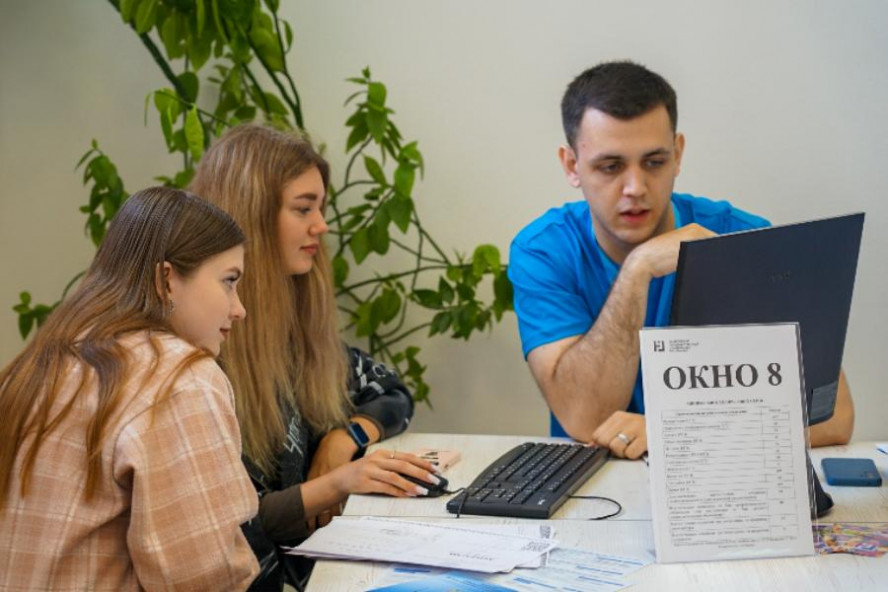 Более 90 абитуриентов зачислено в Державинский по целевому направлению