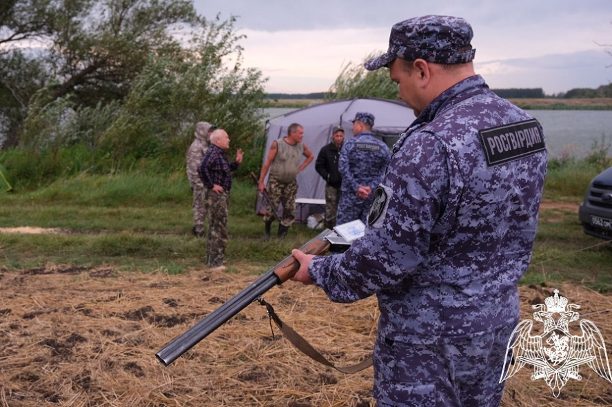 В Тамбовской области росгвардейцы проверили более 100 владельцев оружия