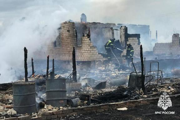 В Тамбовской области сгорел дом: есть пострадавший