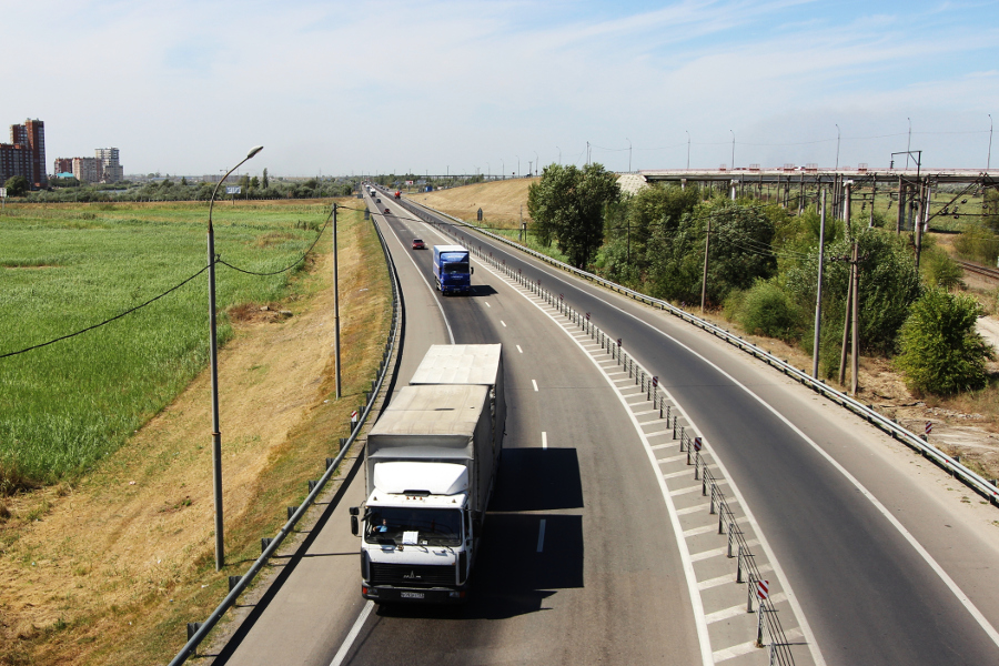 На федеральных трассах в Тамбовской области могут ограничить движение большегрузов