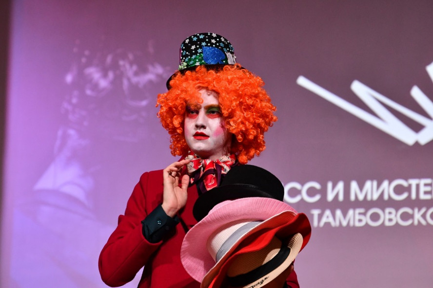 Студент Тамбовского филиала Президентской академии выступил в конкурсе "Мисс и мистер студенчество"
