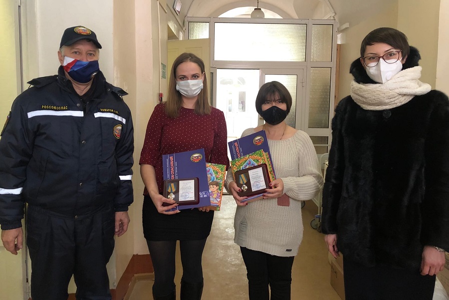 Тамбовским медикам вручили награды Российского союза спасателей