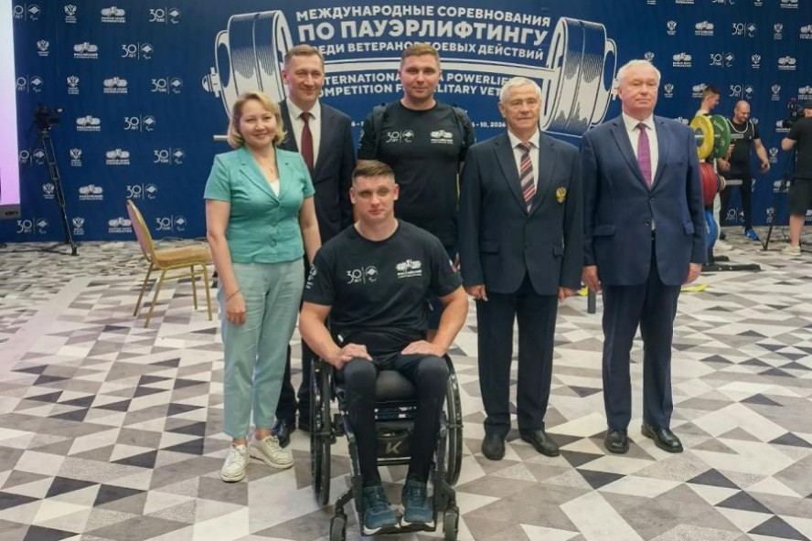 Тамбовчанин завоевал серебро на первых международных соревнованиях по пауэрлифтингу среди ветеранов боевых действий