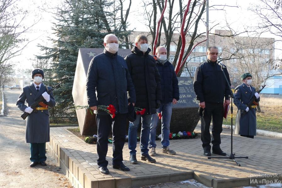 В Котовске почтили память воинов, погибших в боевых действиях на Северном Кавказе