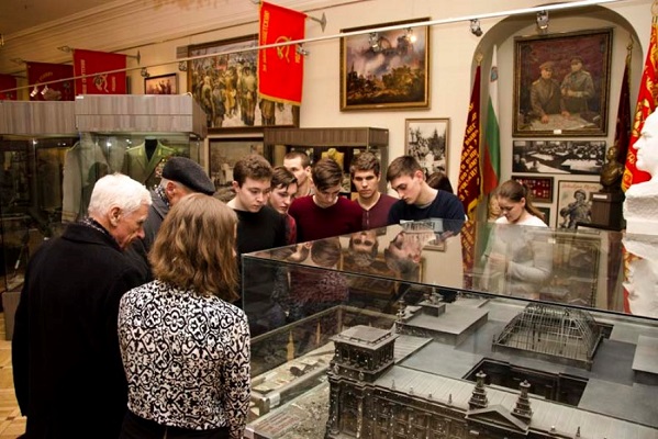 Тамбовчан приглашают в путешествие по экспозициям Музейно-выставочного центра
