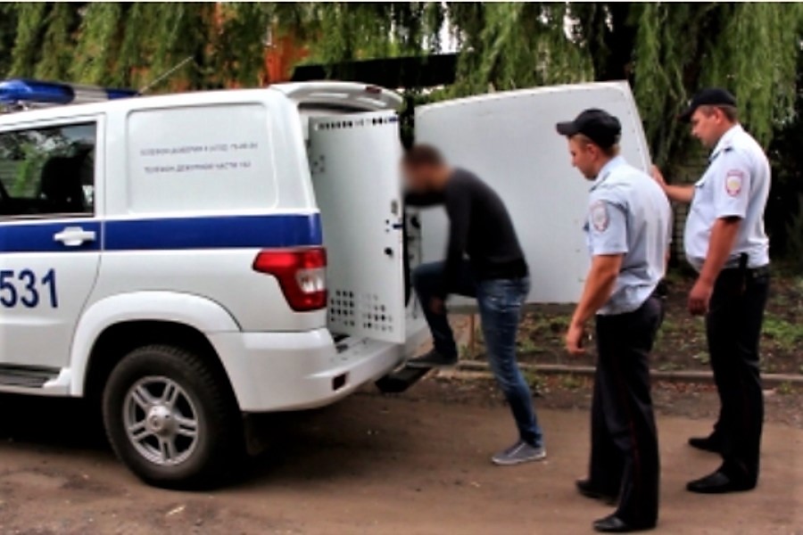 В Тамбовском районе задержали слившего со служебного транспорта топливо водителя