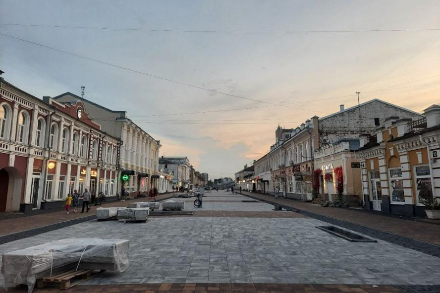 Ночной обзор: ограничение работы аэропорта в Тамбове, размер пенсии для неработающих россиян, миллион за информацию о киллере