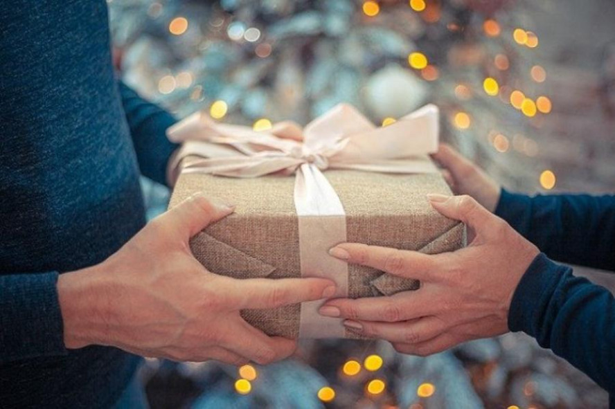 Россиянам подсказали, какие подарки лучше не дарить на Новый год