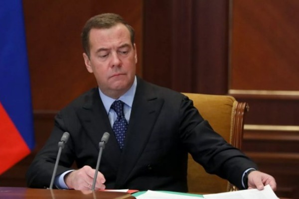 Дмитрий Медведев нашёл объясняющее все проблемы в России универсальное слово