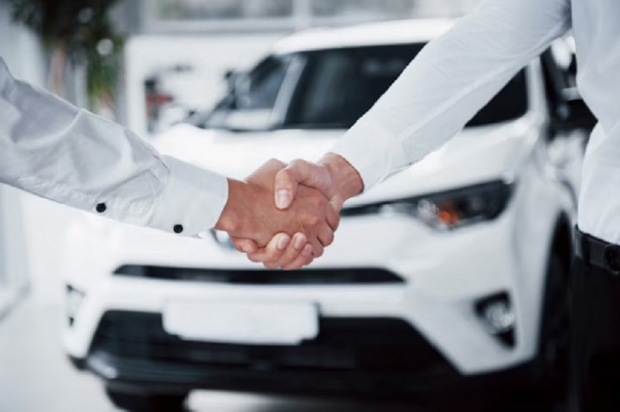 Продажи новых легковых автомобилей в июле увеличились в 2,7 раза