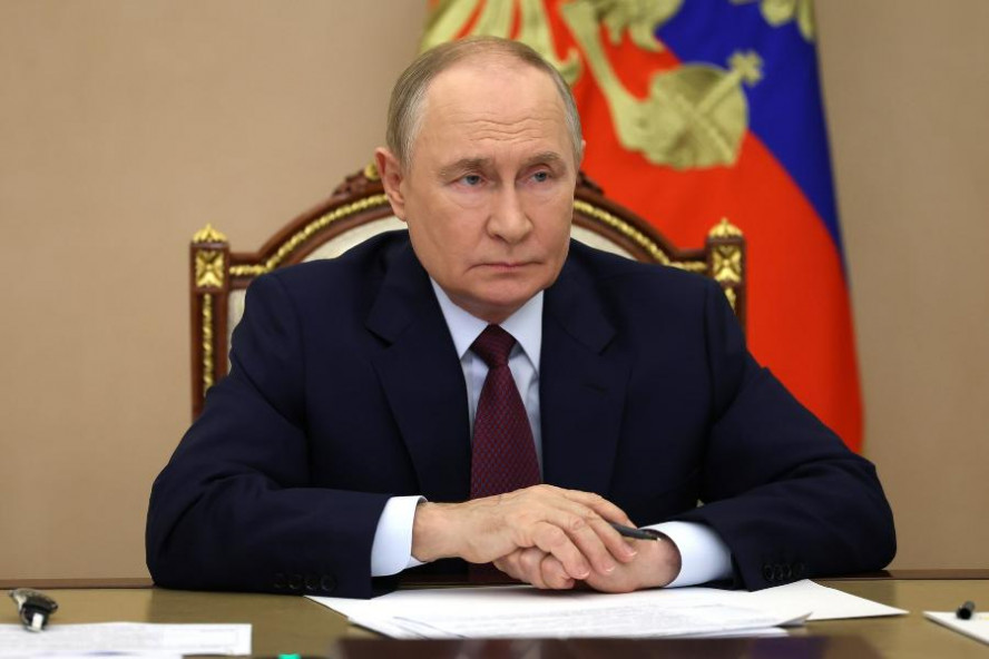 Путин поручил подготовить новую "Прямую линию"