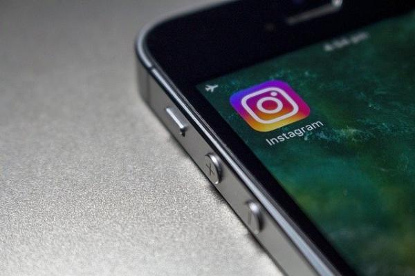 Instagram  начал запрашивать видеоселфи для подтверждения личности пользователя
