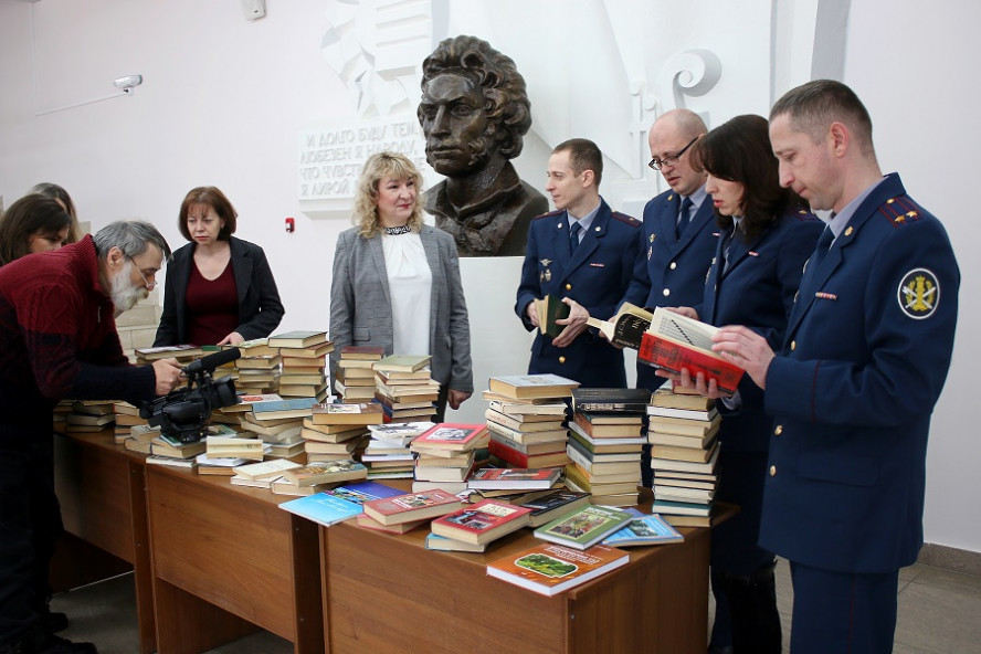 В тамбовские исправительные учреждения передали более 400 книг