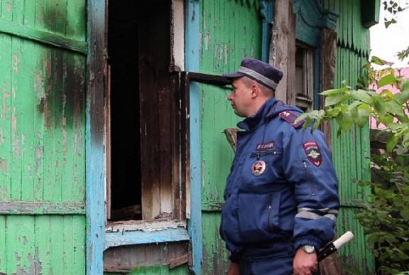 В Кирсанове сотрудники ГИБДД предотвратили пожар 